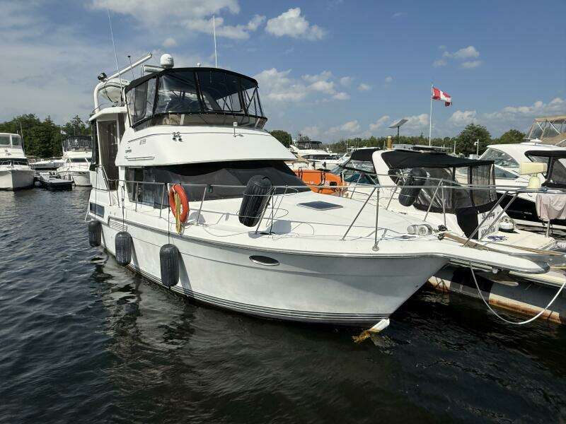 35ft Carver Yacht For Sale