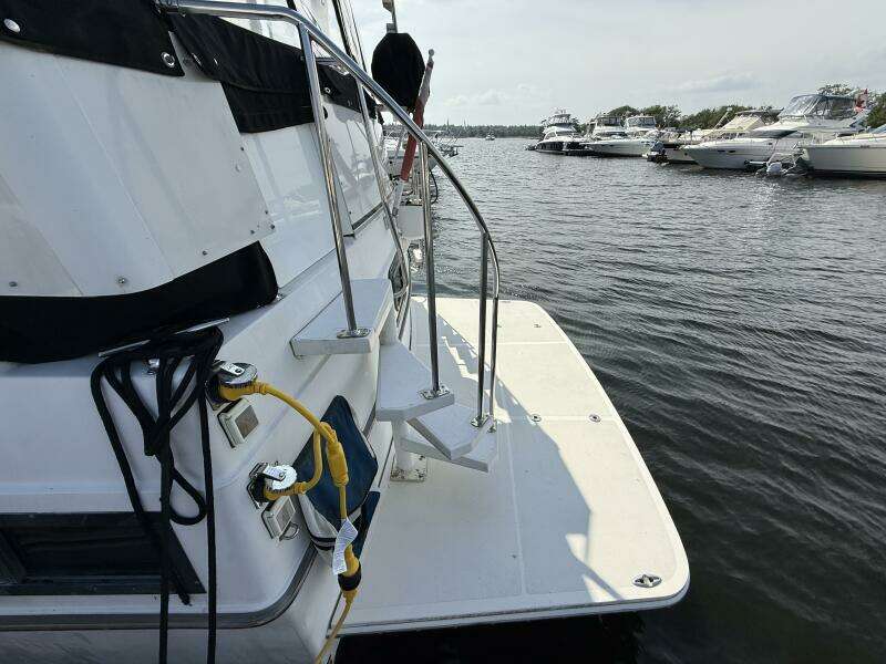 35ft Carver Yacht For Sale