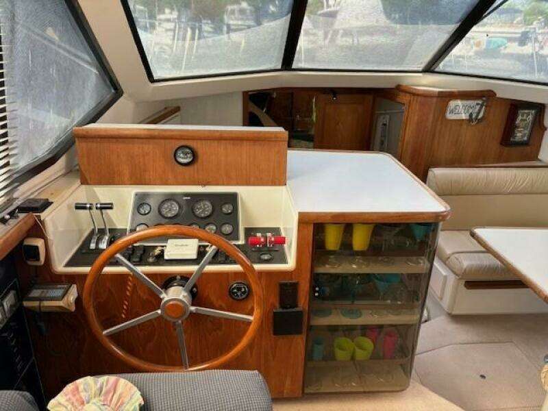 35ft Carver Yacht For Sale