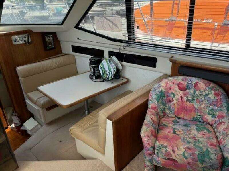 35ft Carver Yacht For Sale