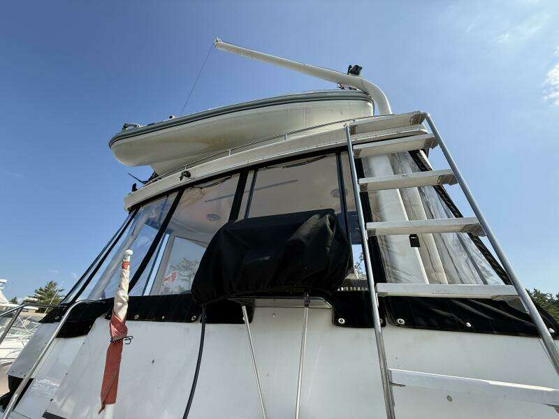 35ft Carver Yacht For Sale