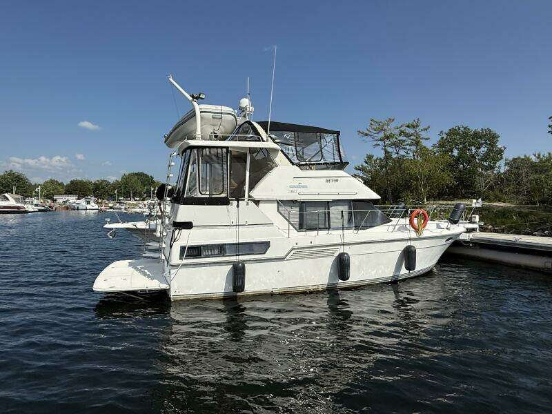 35ft Carver Yacht For Sale