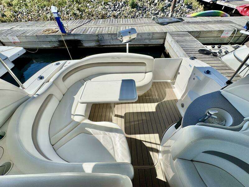 32ft Sea Ray Yacht For Sale