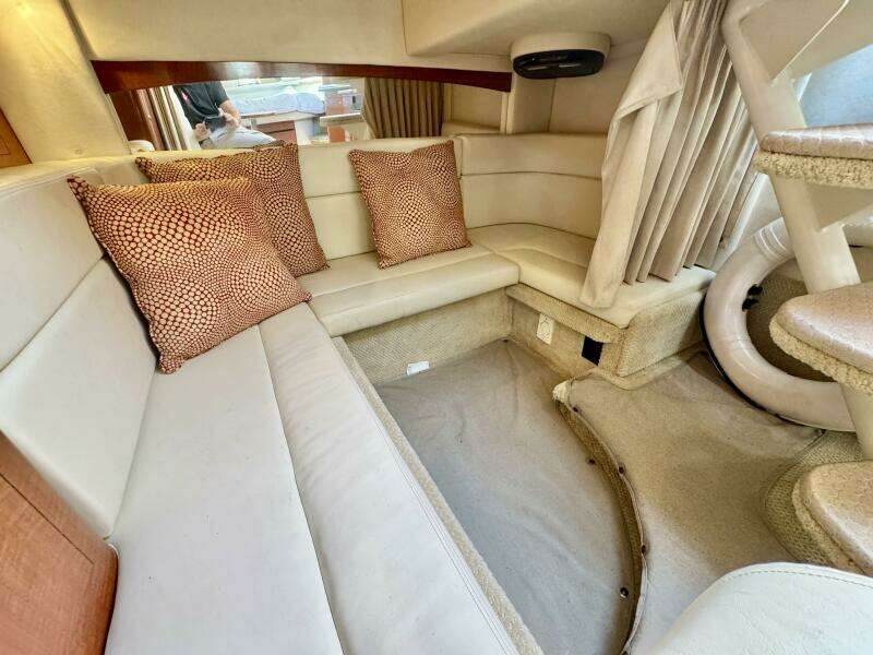 32ft Sea Ray Yacht For Sale