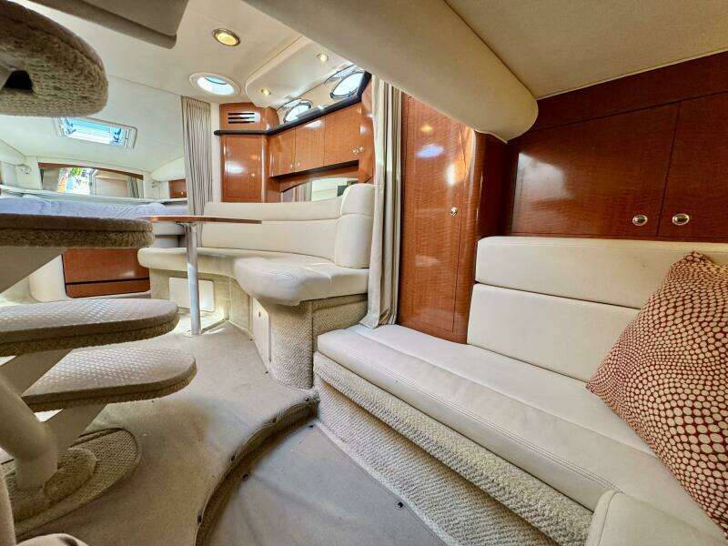 32ft Sea Ray Yacht For Sale