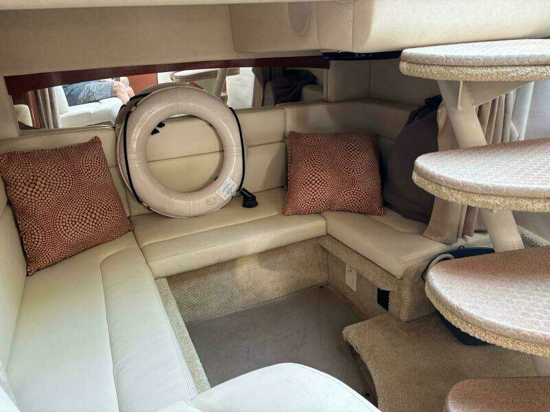 32ft Sea Ray Yacht For Sale