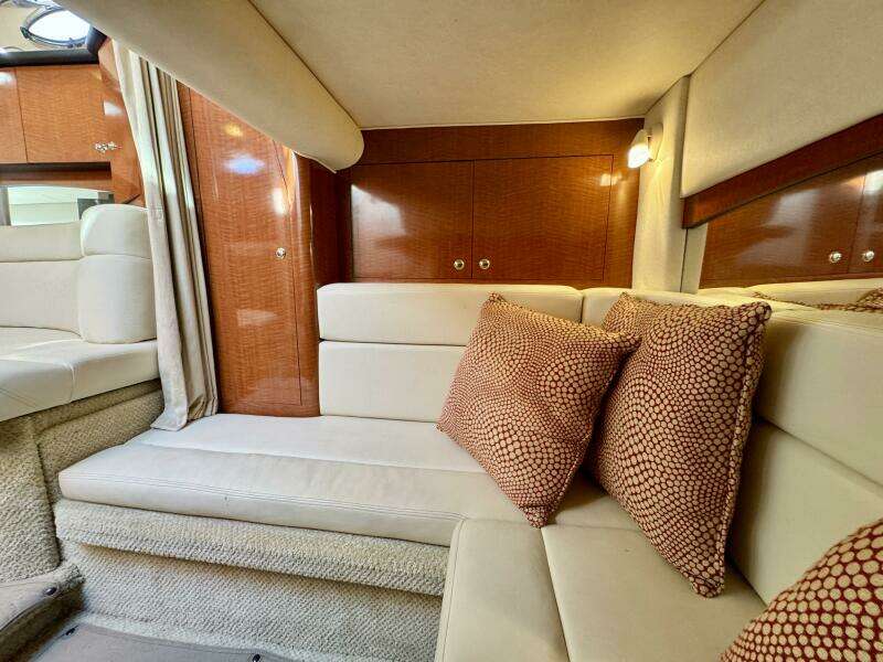 32ft Sea Ray Yacht For Sale