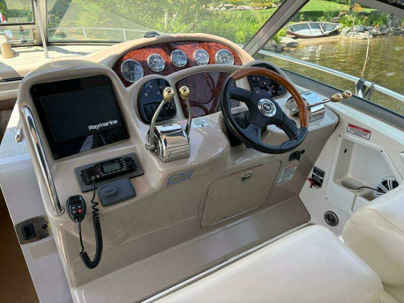 32ft Sea Ray Yacht For Sale