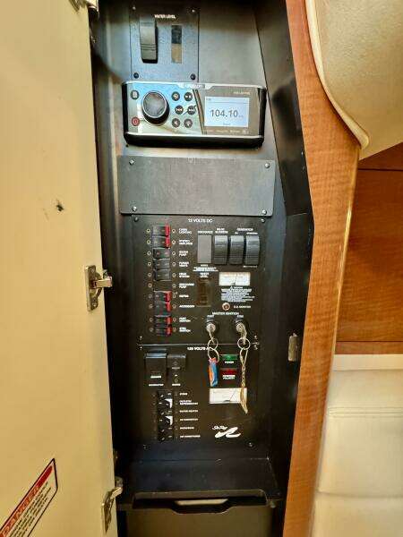 32ft Sea Ray Yacht For Sale