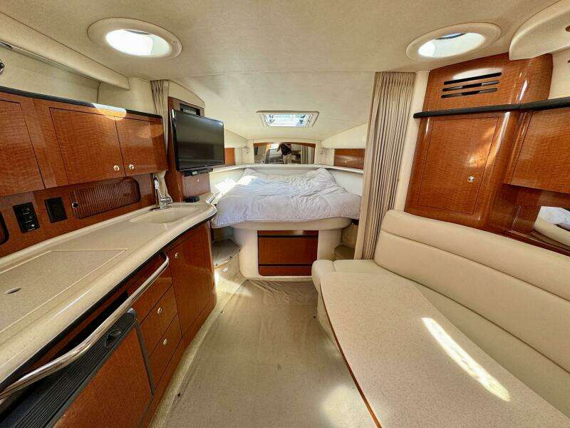 32ft Sea Ray Yacht For Sale