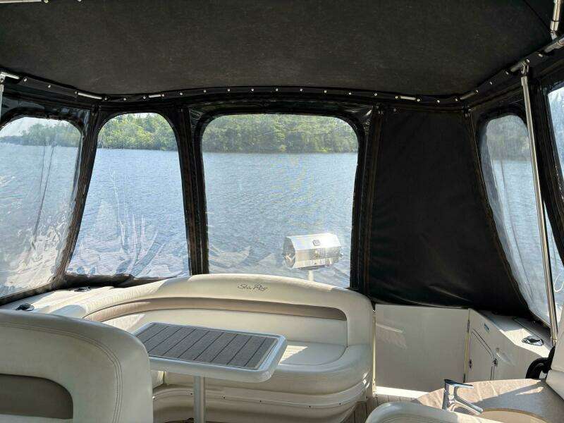 32ft Sea Ray Yacht For Sale