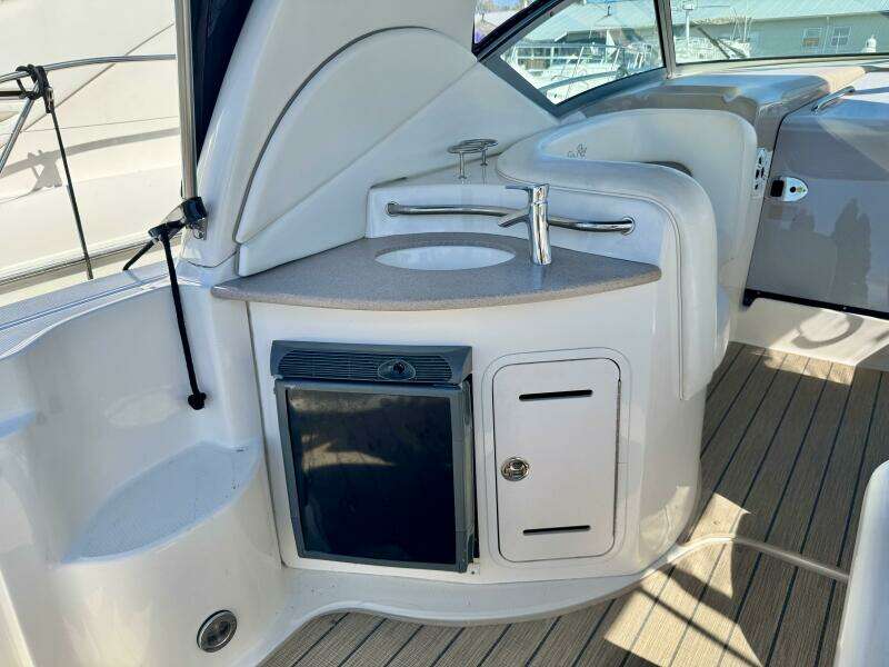 32ft Sea Ray Yacht For Sale