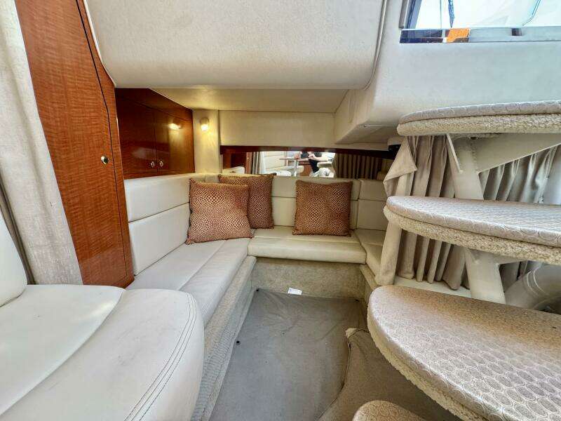 32ft Sea Ray Yacht For Sale