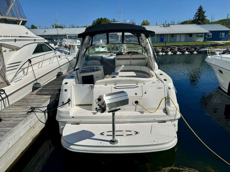 32ft Sea Ray Yacht For Sale