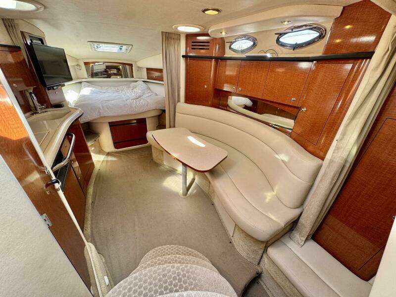 32ft Sea Ray Yacht For Sale
