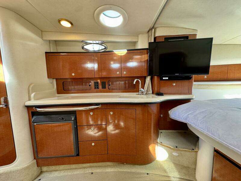 32ft Sea Ray Yacht For Sale