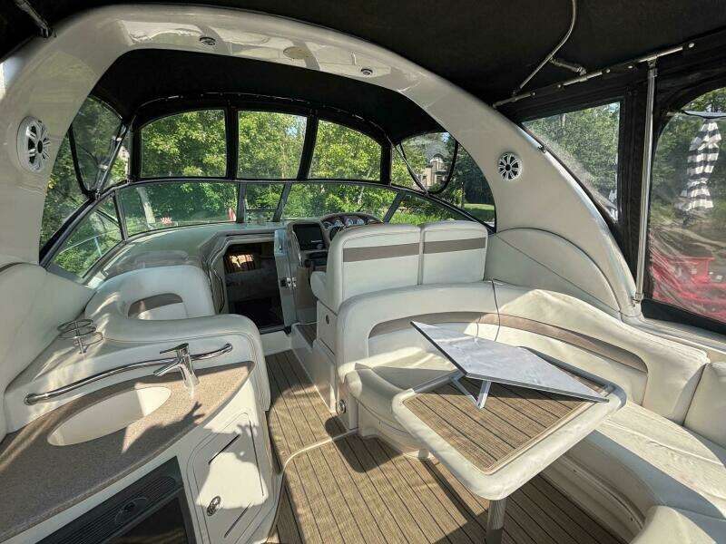 32ft Sea Ray Yacht For Sale