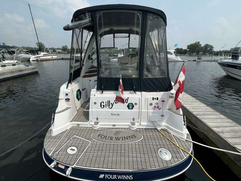 Gillyweed 31ft Four Winns Yacht For Sale