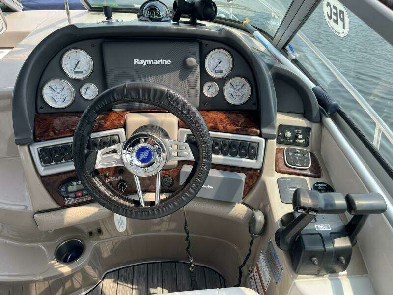 Gillyweed 31ft Four Winns Yacht For Sale