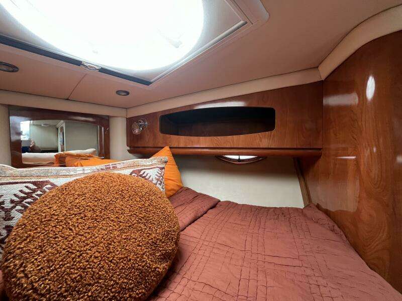 Gillyweed 31ft Four Winns Yacht For Sale
