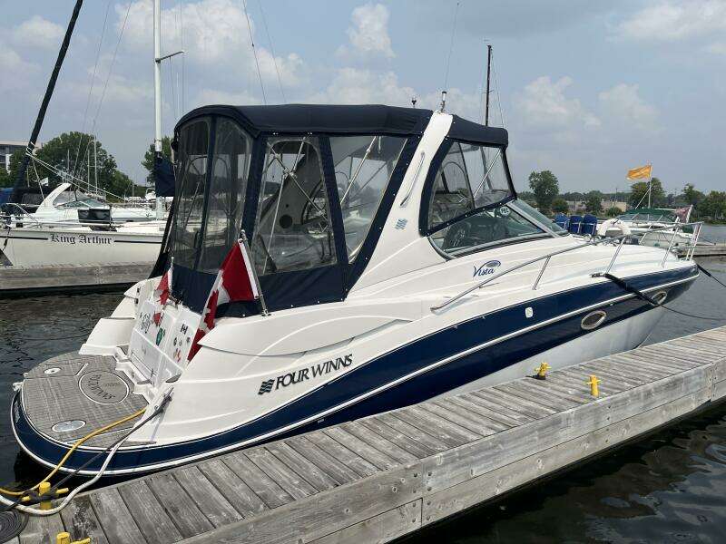 Gillyweed 31ft Four Winns Yacht For Sale