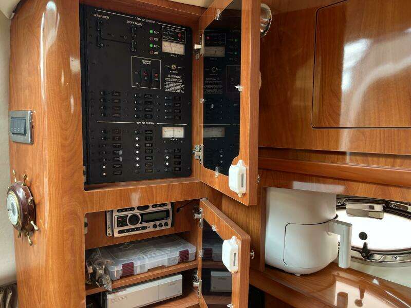 Gillyweed 31ft Four Winns Yacht For Sale