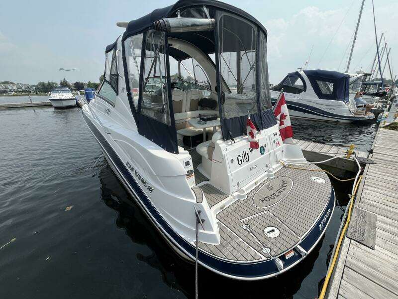 Gillyweed 31ft Four Winns Yacht For Sale