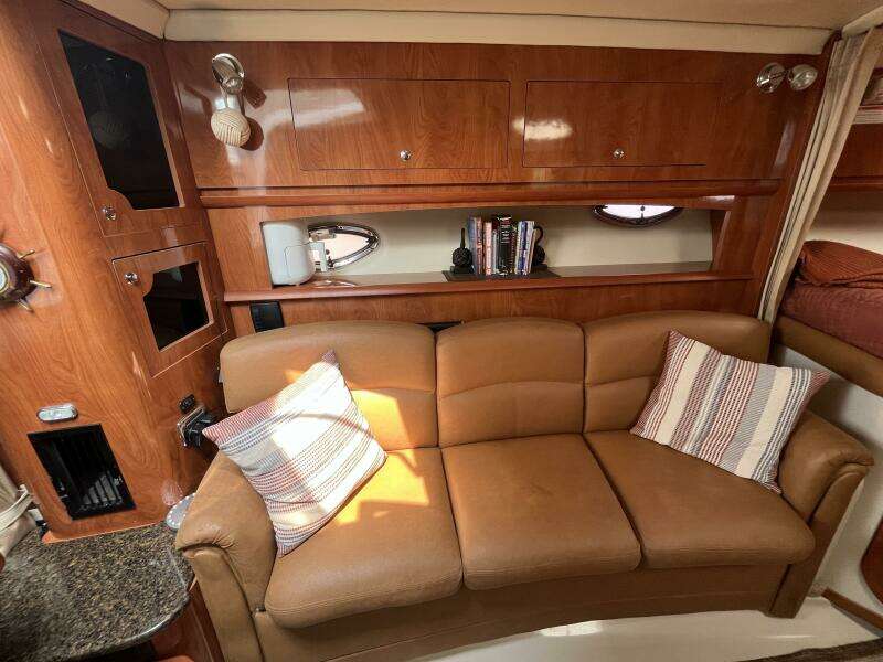 Gillyweed 31ft Four Winns Yacht For Sale