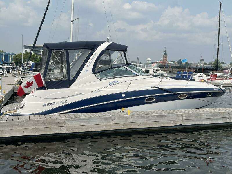 Gillyweed 31ft Four Winns Yacht For Sale