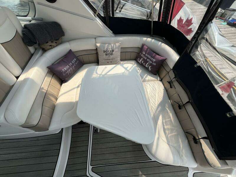 Gillyweed 31ft Four Winns Yacht For Sale