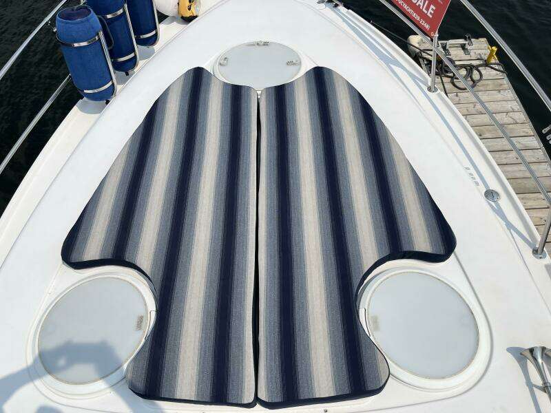 Gillyweed 31ft Four Winns Yacht For Sale
