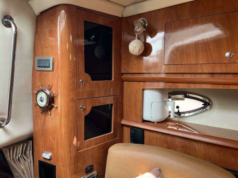 Gillyweed 31ft Four Winns Yacht For Sale
