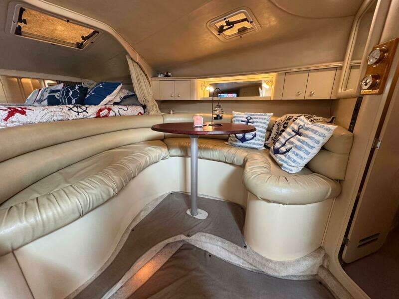 31ft Sea Ray Yacht For Sale
