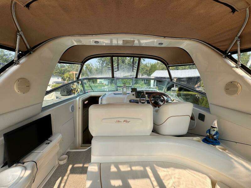 31ft Sea Ray Yacht For Sale