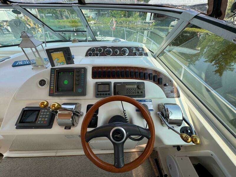 31ft Sea Ray Yacht For Sale