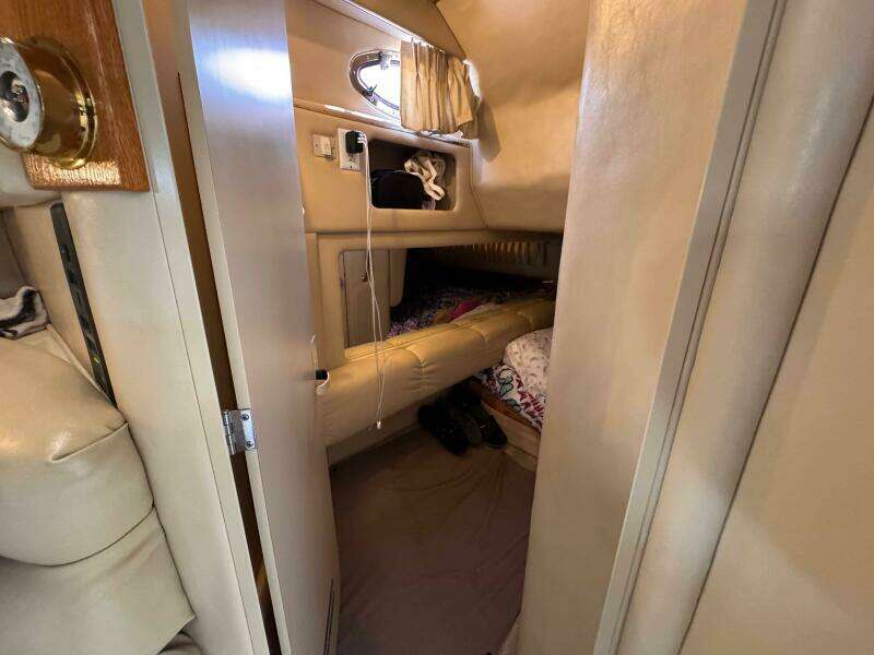 31ft Sea Ray Yacht For Sale