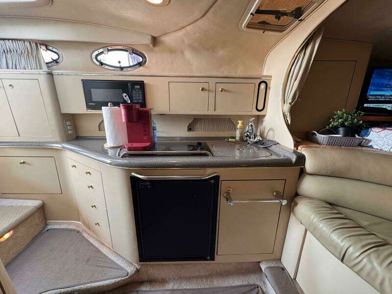 31ft Sea Ray Yacht For Sale