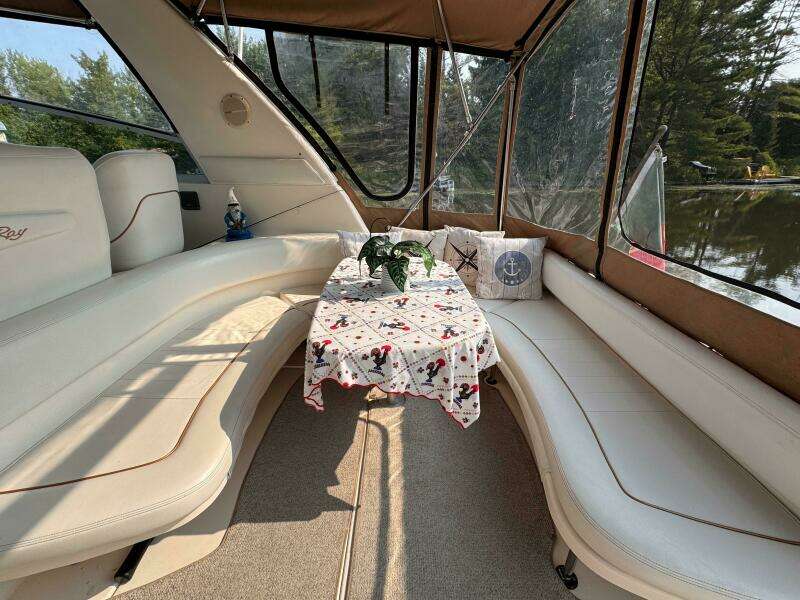 31ft Sea Ray Yacht For Sale