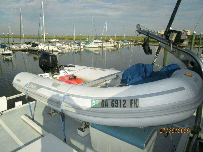 44' DeFever tender1