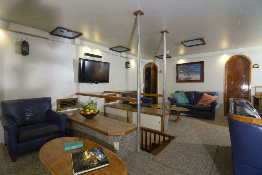 Cuan Law 105ft Custom Yacht For Sale