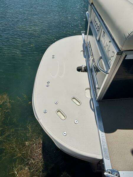 26ft Bennington Yacht For Sale