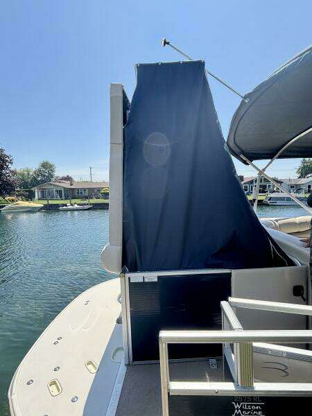 26ft Bennington Yacht For Sale