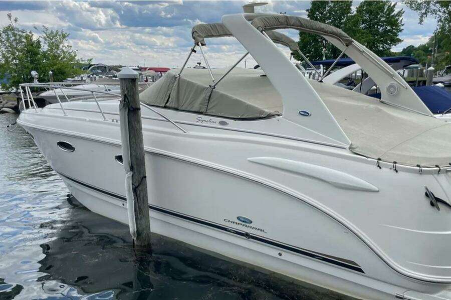 ROCK ON 33ft Chaparral Yacht For Sale
