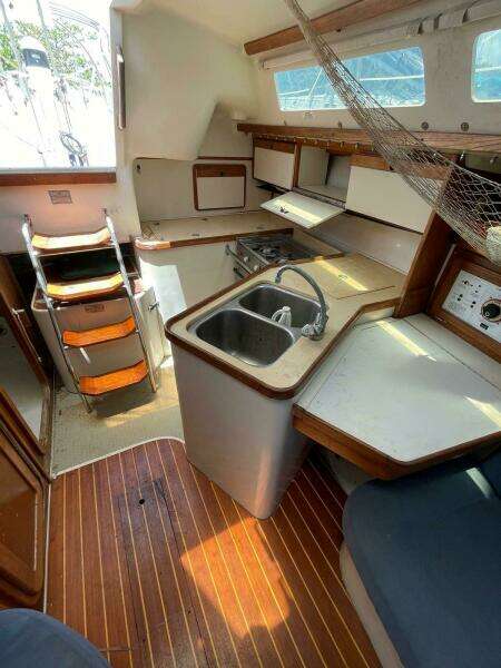 Water Wing 32ft Catalina Yacht For Sale