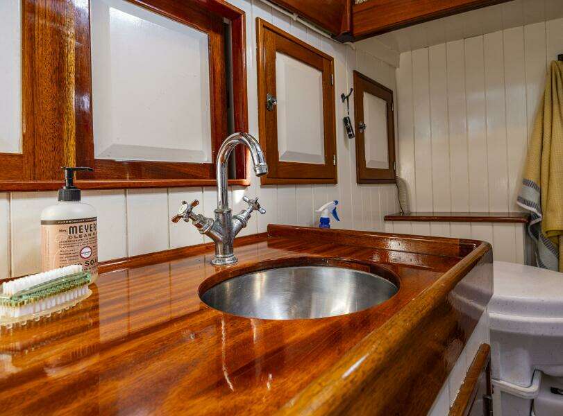 WALRUS 49ft Covey Island Boat Works Yacht For Sale