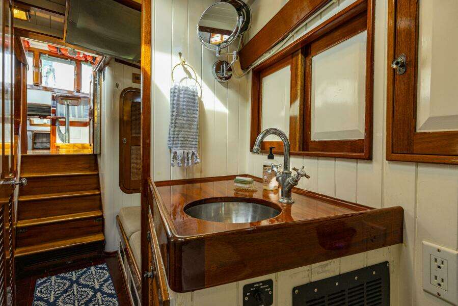 WALRUS 49ft Covey Island Boat Works Yacht For Sale
