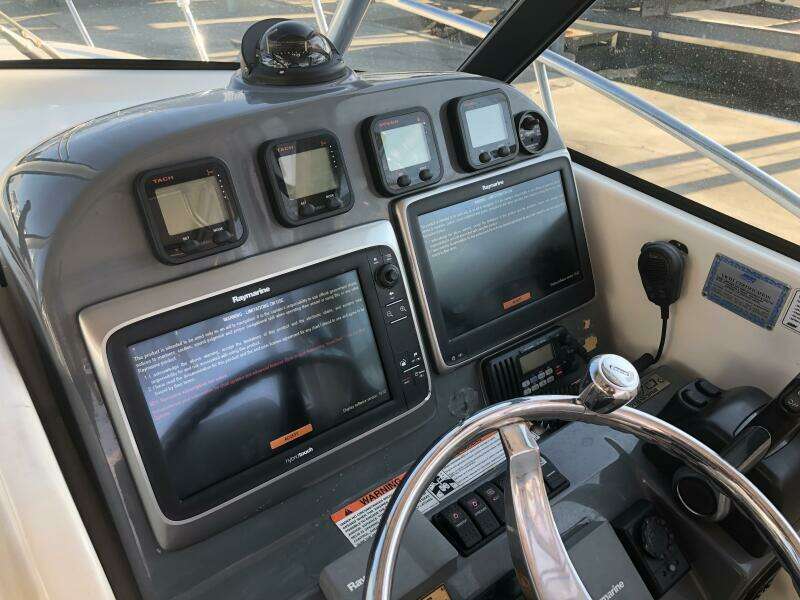 33ft Pursuit Yacht For Sale