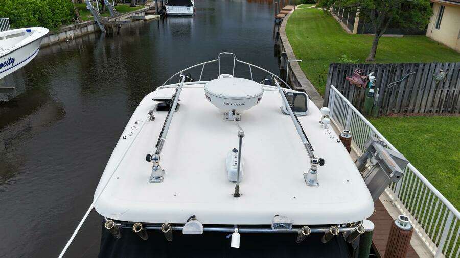 33ft Pursuit Yacht For Sale