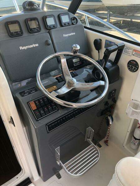 33ft Pursuit Yacht For Sale