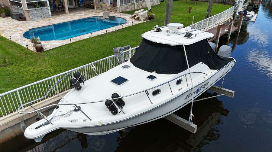 33ft Pursuit Yacht For Sale